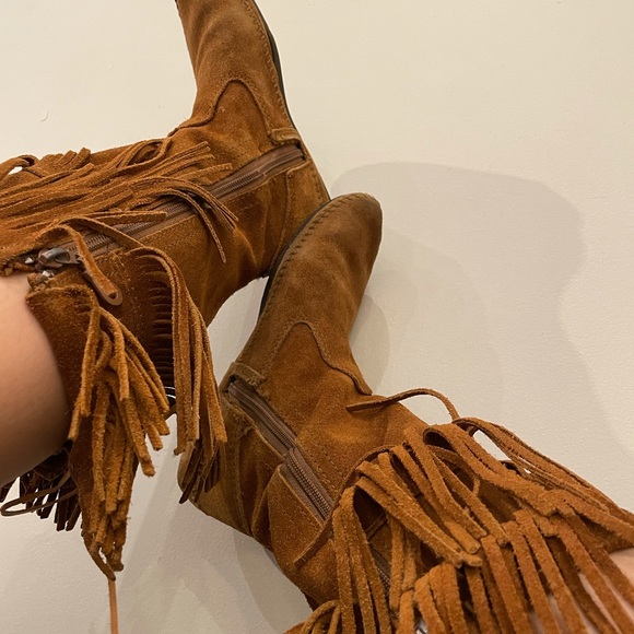 Genuine suede Minnetonka Boots - Picture 6 of 13